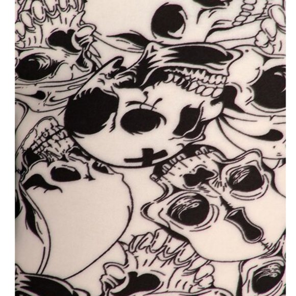 White Layers of Skulls Leggings - Picture 4 of 5